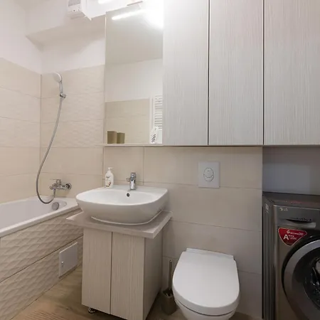 Ines - Modern 2Br Apartment With Garden Views Bucharest Exterior photo