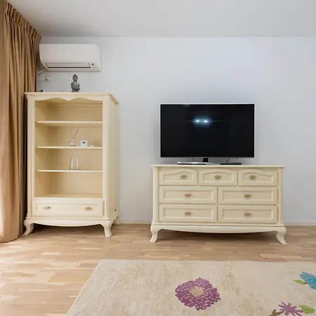 Ines - Modern 2Br Apartment With Garden Views Bucharest Exterior photo