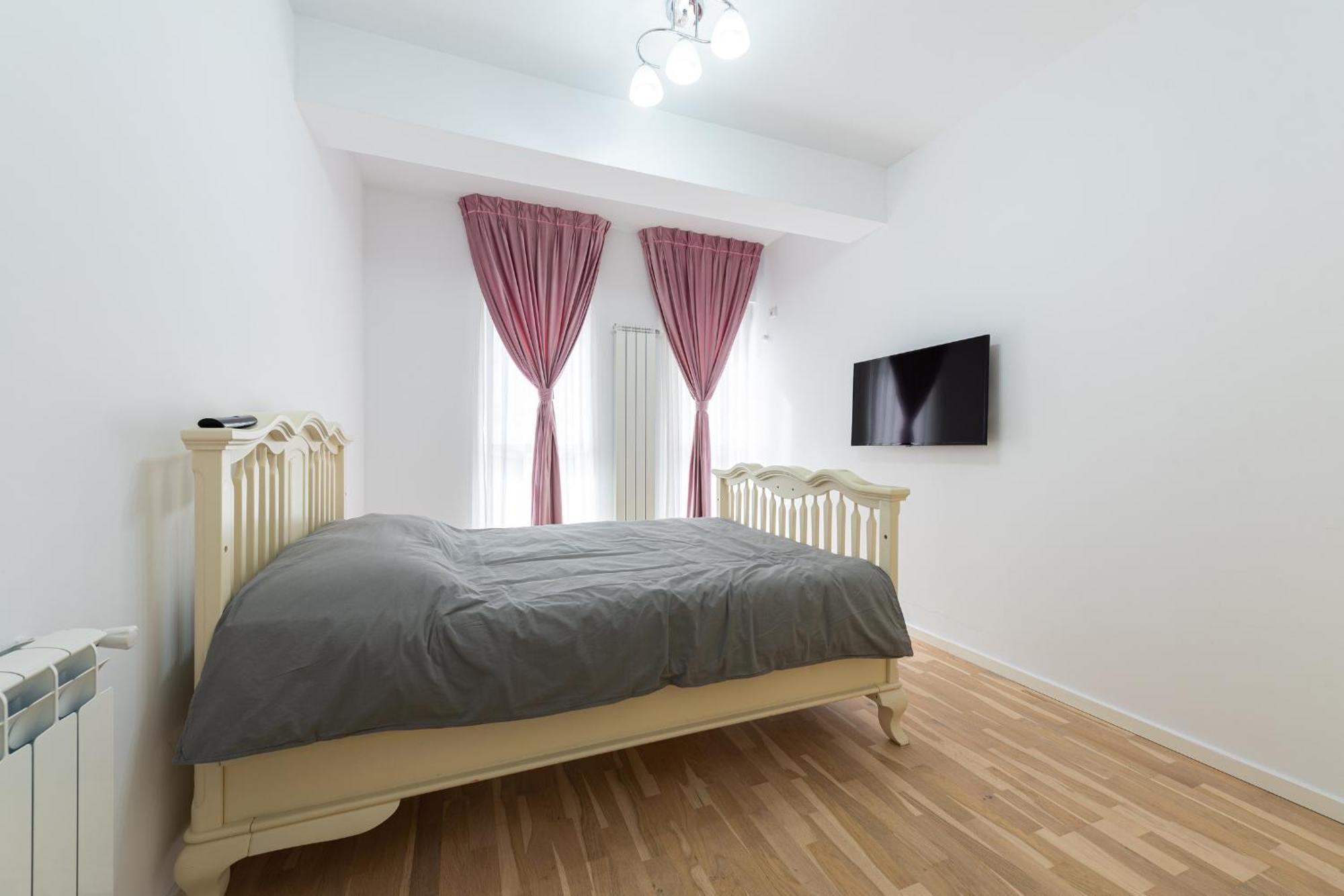 Ines - Modern 2br With Garden Views * Bucureşti