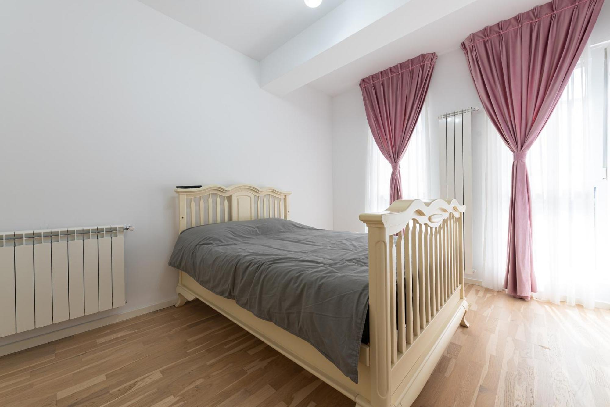 Ines - Modern 2br With Garden Views Bukarest