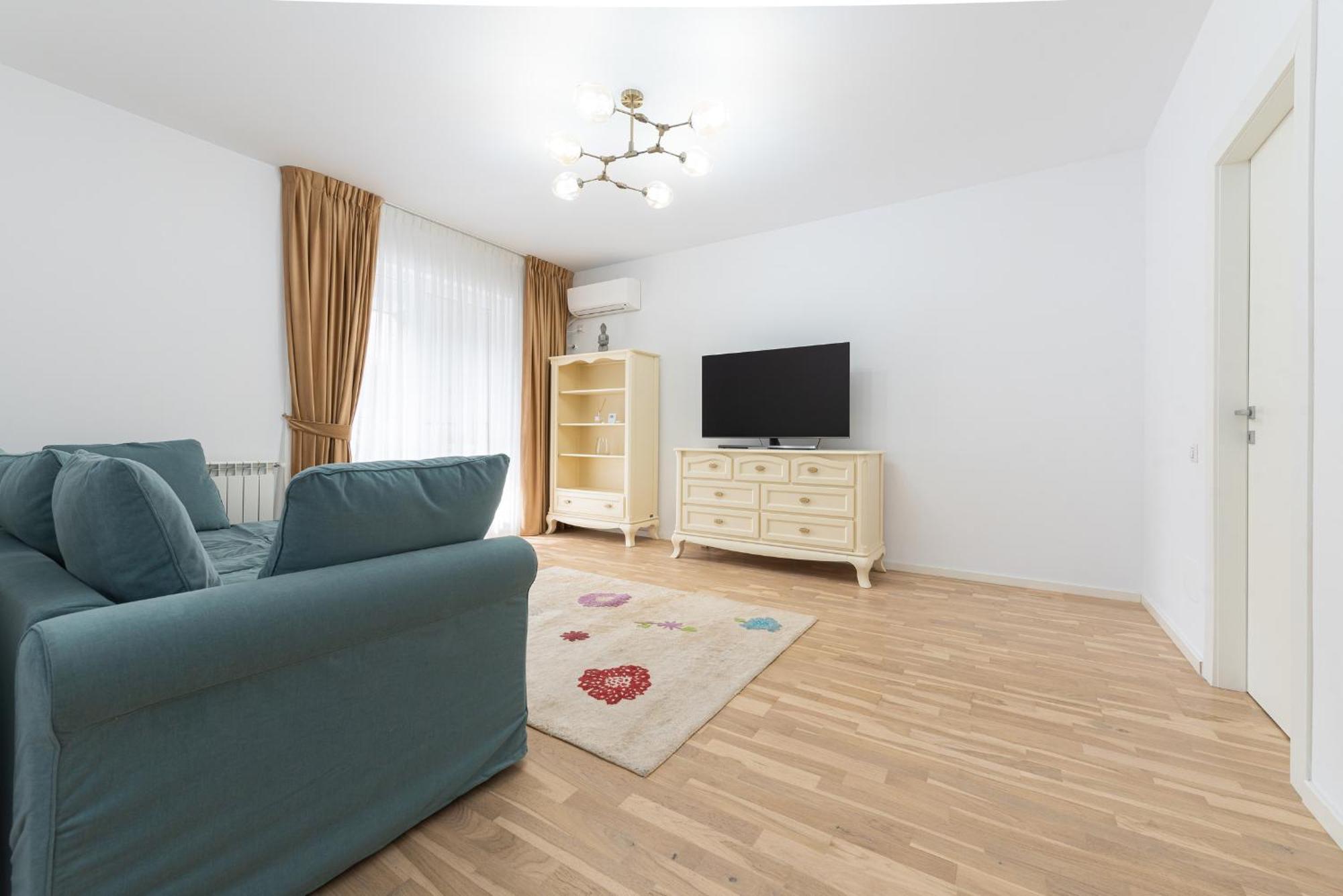 Ines - Modern 2br With Garden Views Apartament